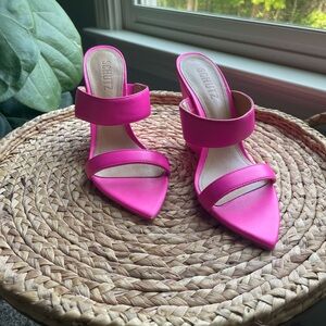 Schutz Napa Soraya Tenis woman’s in SZ 6.5 shoes in gently used condition